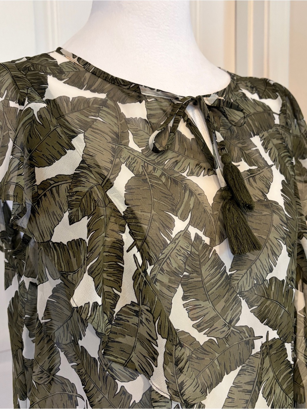 Liz Claiborne Olive Leaf Print Blouse with Keyhole - Picture 2 of 6
